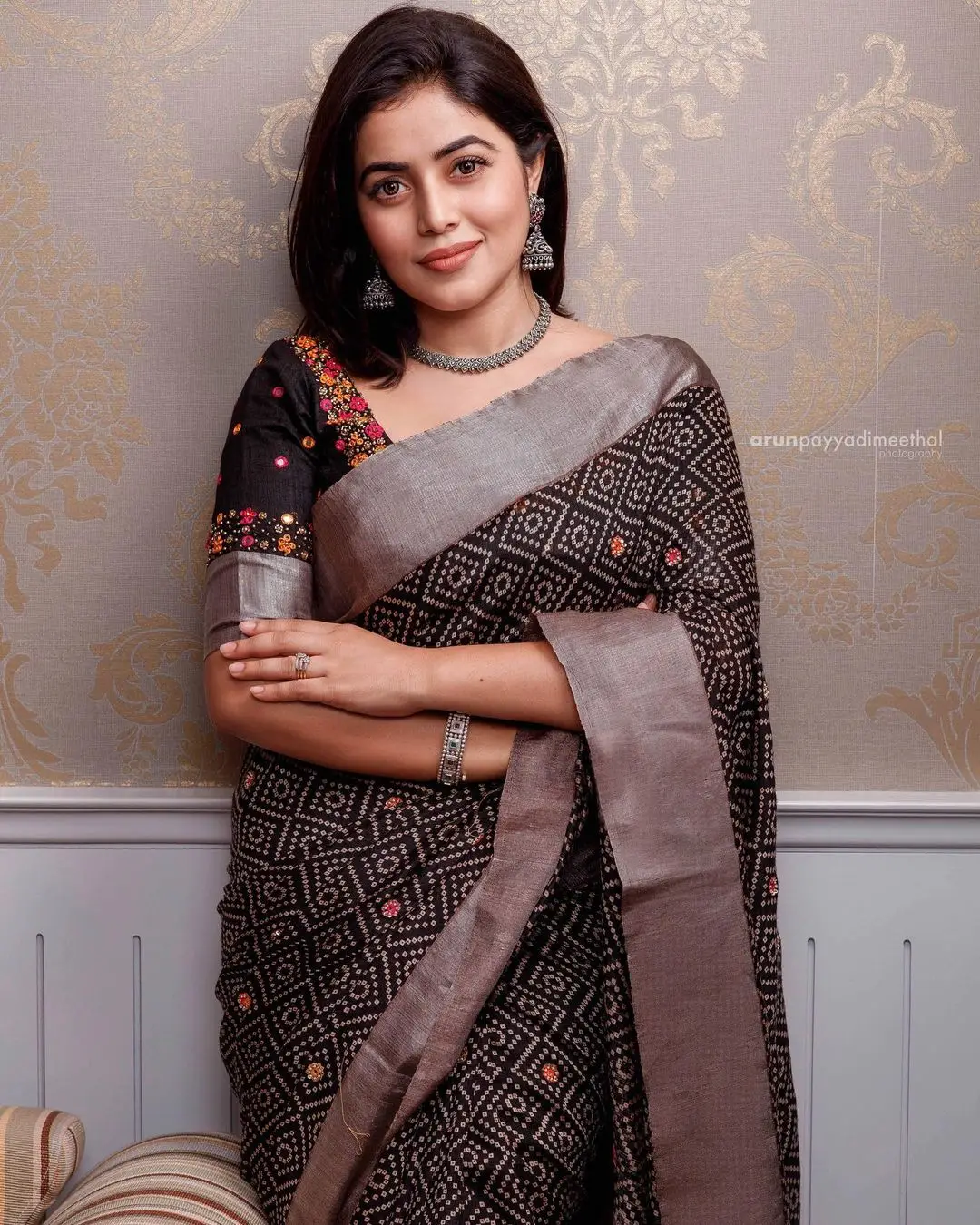 Shamna Kasim Mesmerizing Looks In Beautiful Black Saree Blouse